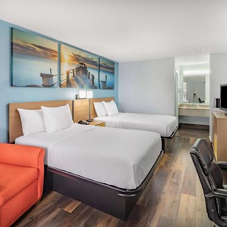 Days Inn By Wyndham Pensacola I-10 Ferry Pass Bagian luar foto