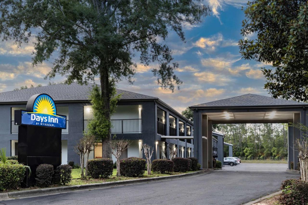 Days Inn By Wyndham Pensacola I-10 Ferry Pass Bagian luar foto