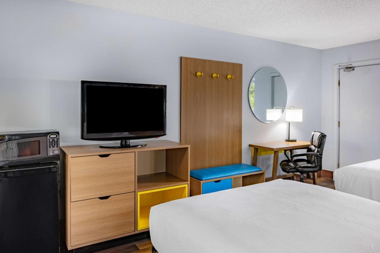 Days Inn By Wyndham Pensacola I-10 Ferry Pass Bagian luar foto