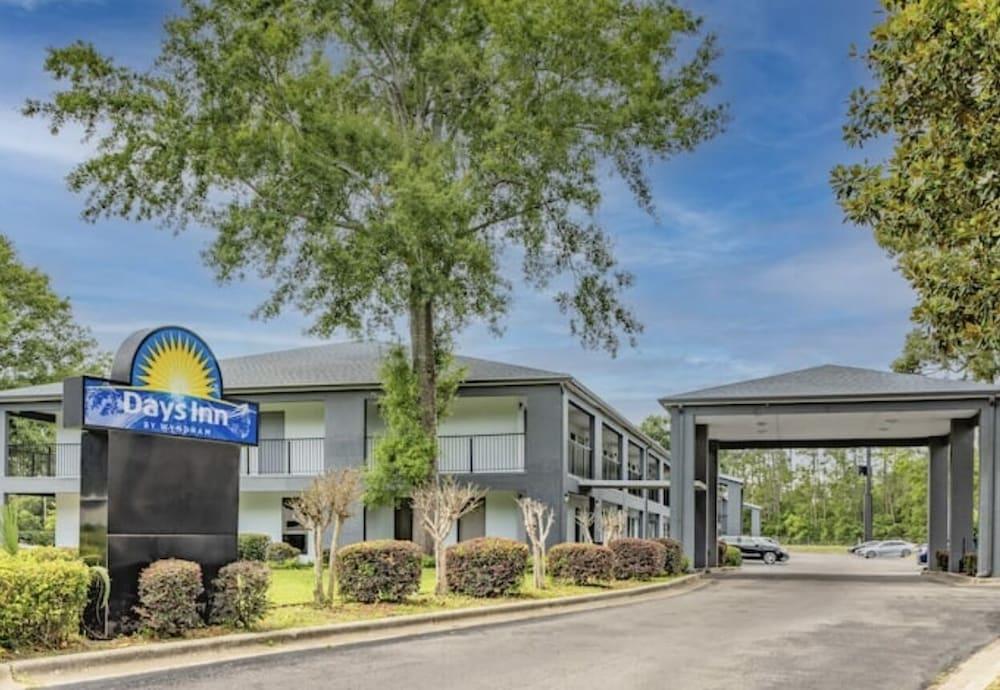 Days Inn By Wyndham Pensacola I-10 Ferry Pass Bagian luar foto