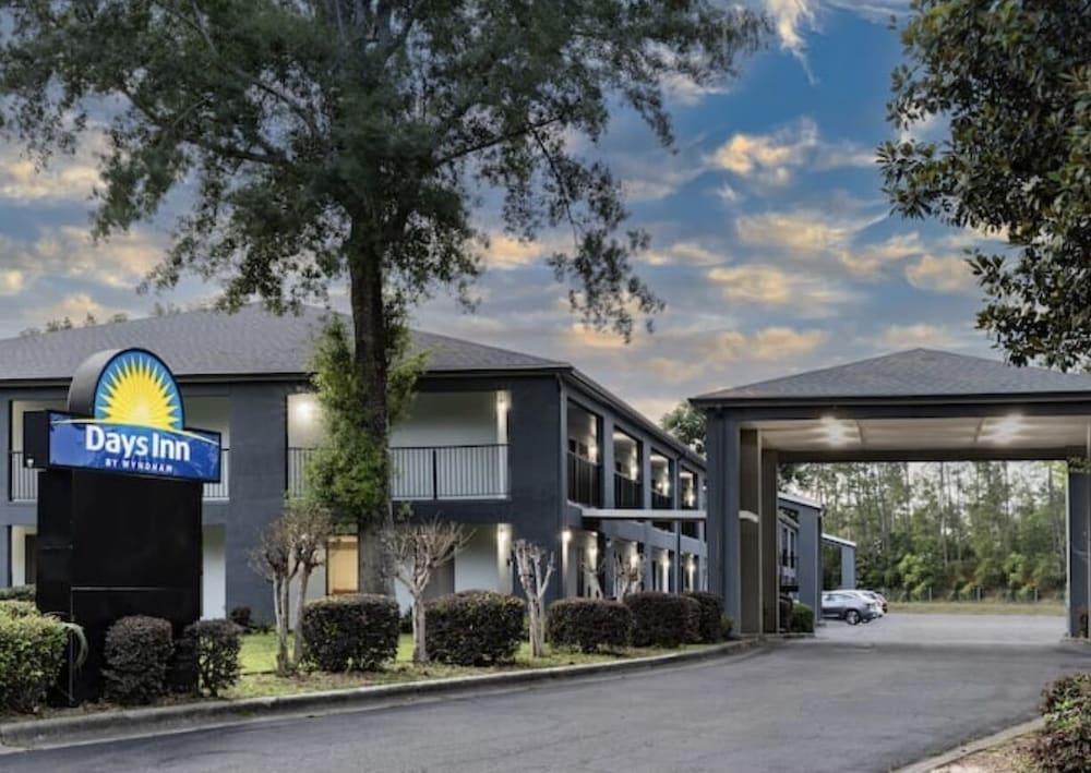 Days Inn By Wyndham Pensacola I-10 Ferry Pass Bagian luar foto