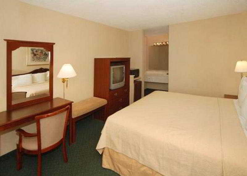 Days Inn By Wyndham Pensacola I-10 Ferry Pass Bagian luar foto