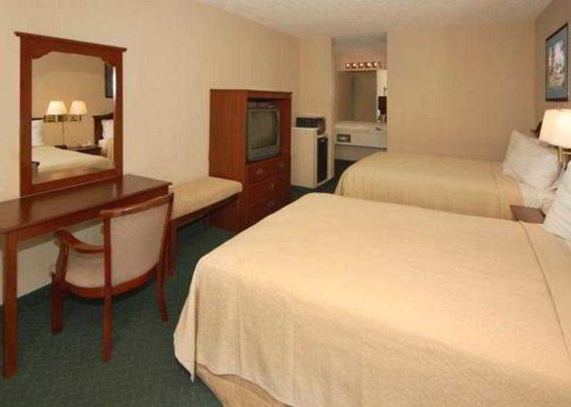 Days Inn By Wyndham Pensacola I-10 Ferry Pass Ruang foto